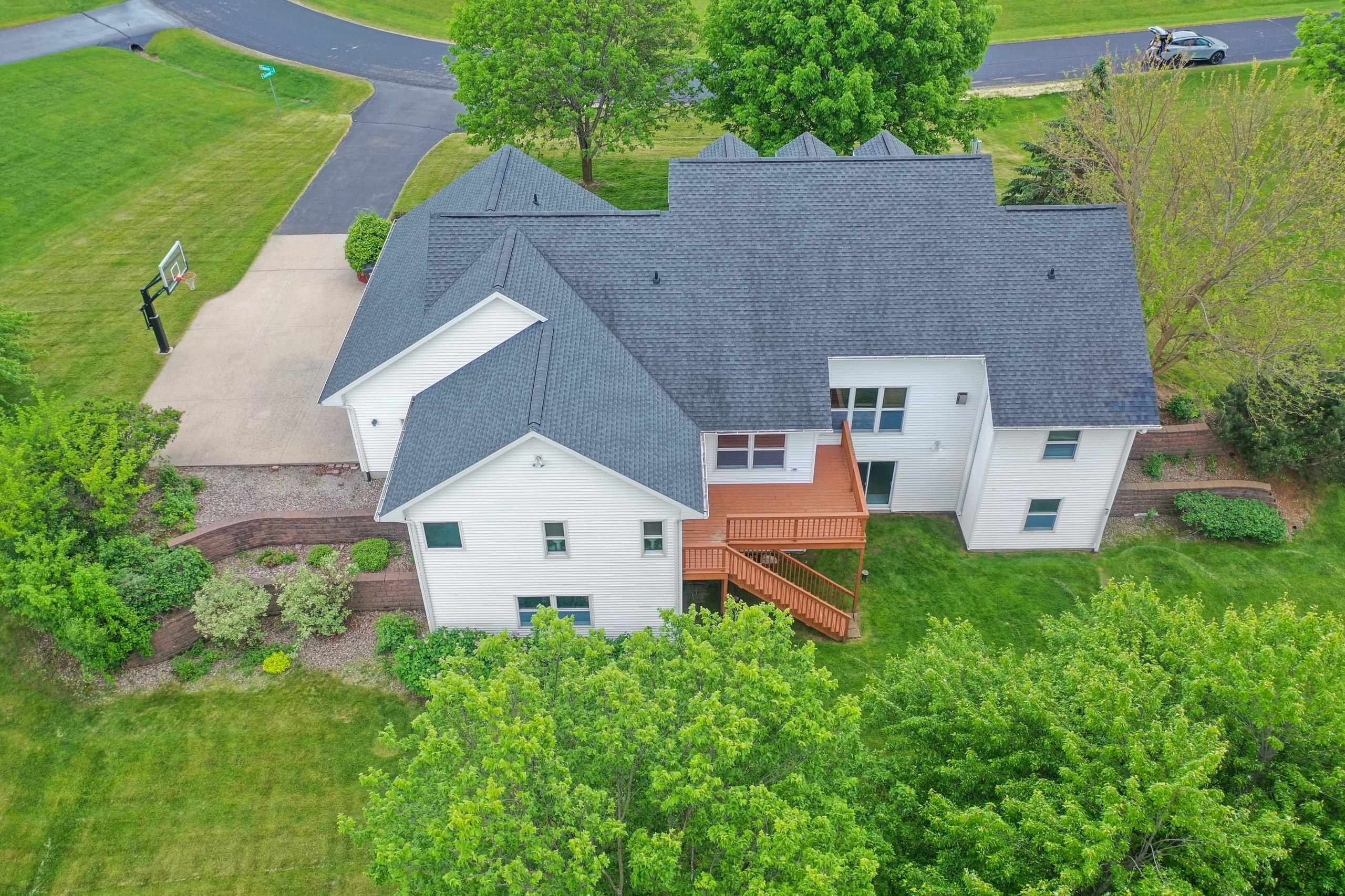 W7436 Ridgeside Drive Neenah, WI 54956 - Photo 11 of 57