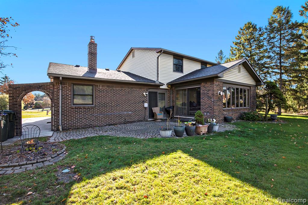 2452 Lassiter Drive Rochester Hills, MI 48309 - Photo 33 of 39