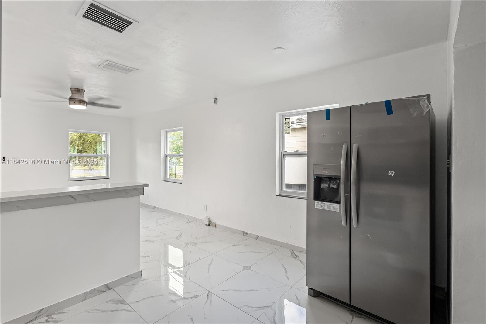 306 Modest Street Lakeland, FL 33805 - Photo 4 of 16