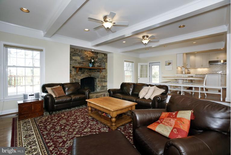11812 Canfield Road Potomac, MD 20854 - Photo 22 of 27 Family Room