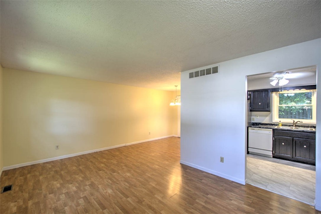 870 South Green Meadow Drive Decatur, IL 62521 - Photo 6 of 27