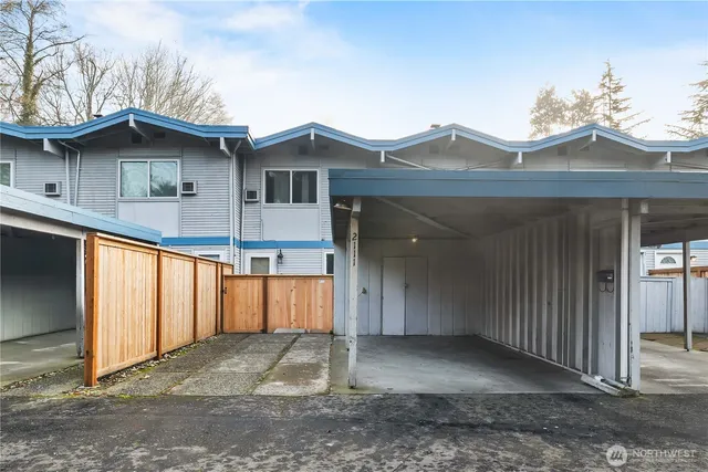 $274,950 | 2111 Kent Des Moines Road, Unit 39, Des Moines, WA 98198