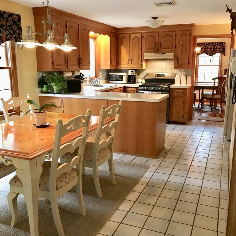 23 Robert Road Tyngsborough, MA 01879 - Photo 5 of 24 Gallery Image 5