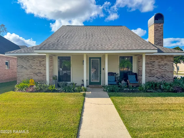 $224,900 | 200 Babbling Brook Drive, Lafayette, LA 70506