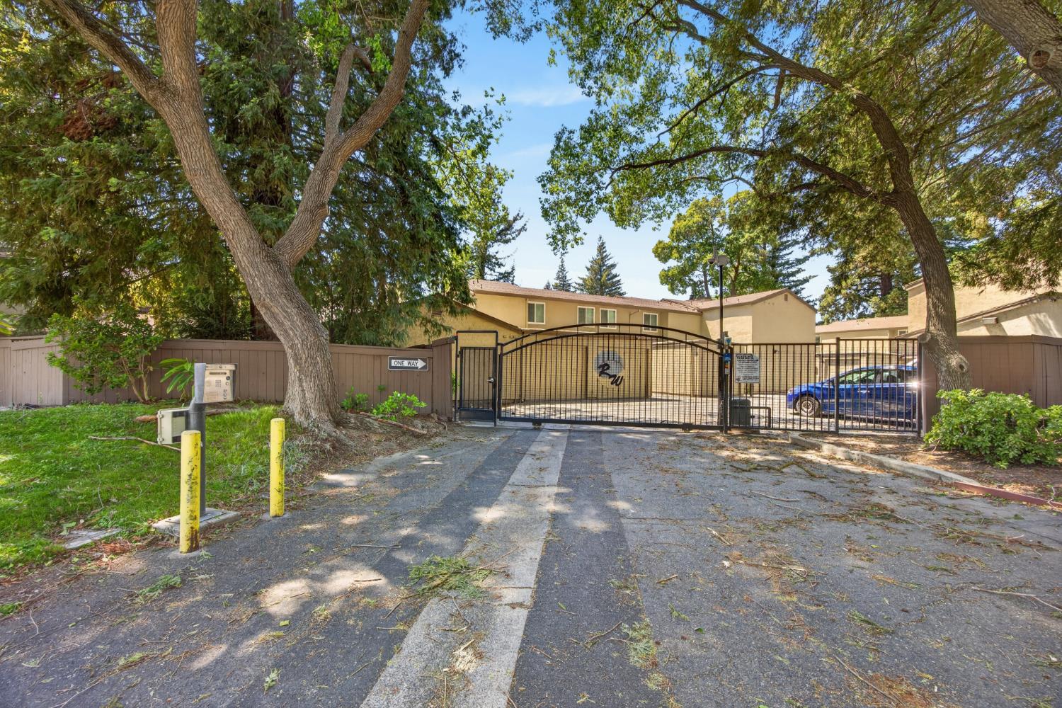 6239 Riverside Boulevard, Unit 2 Sacramento, CA 95831 - Photo 34 of 42