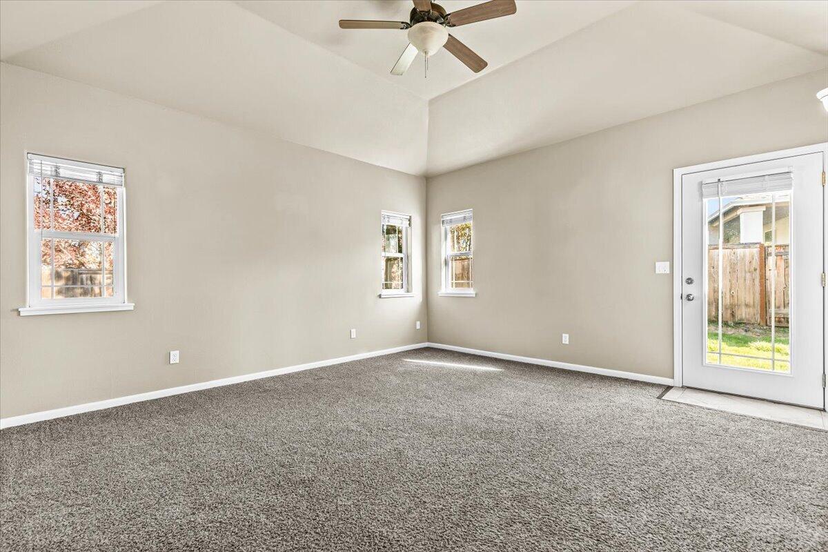 235 Prairie Landing Drive Eagle Point, OR 97524 - Photo 20 of 50 24-23