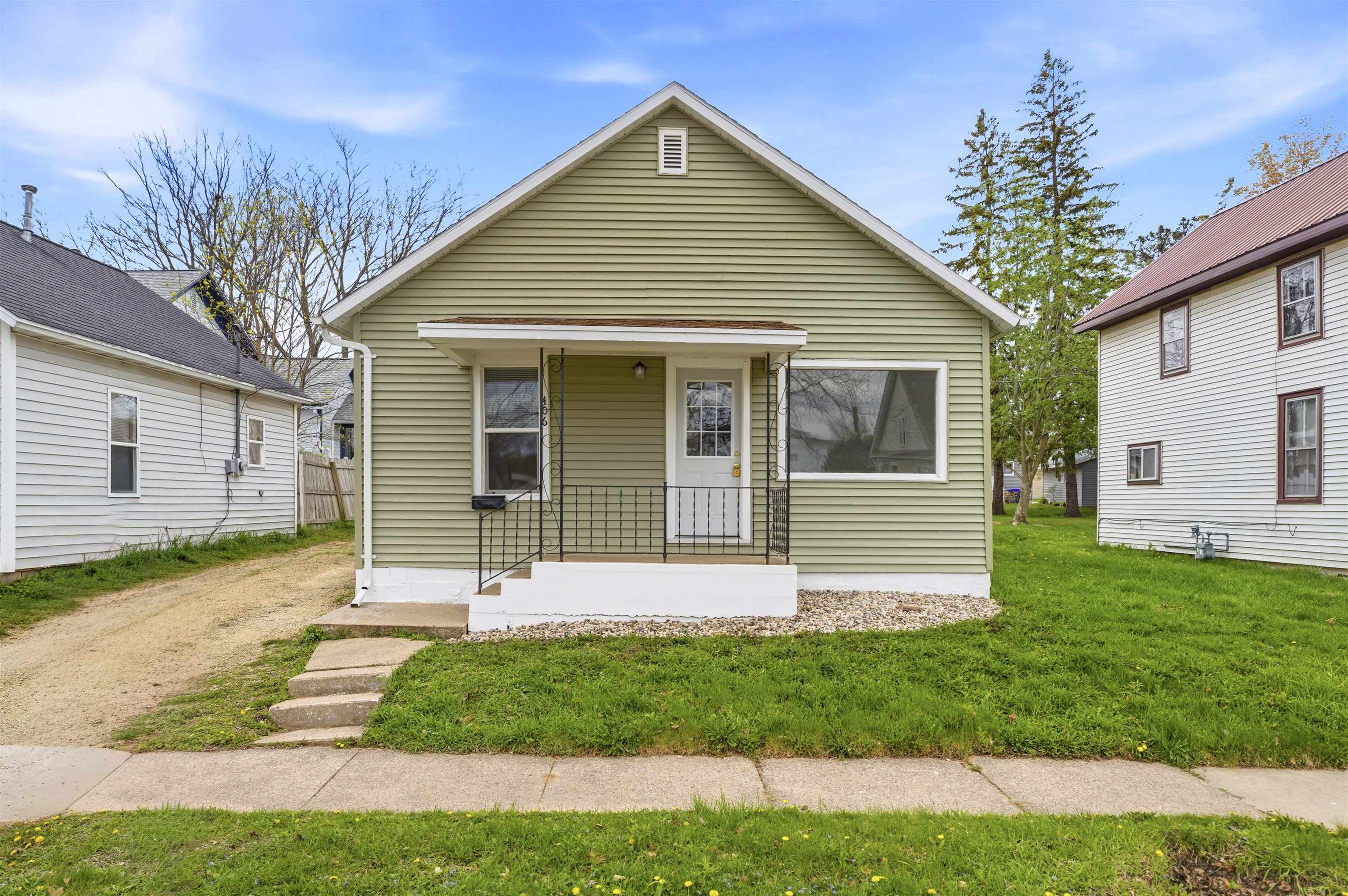 406 West Spring Street New London, WI 54961 - Photo 2 of 21