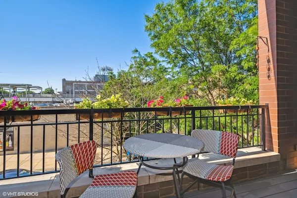 $495,000 | 4700 North Western Avenue, Unit 2D, Chicago, IL 60625