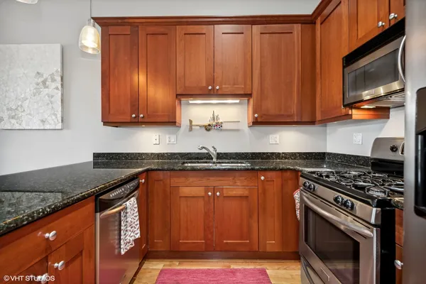 $495,000 | 4700 North Western Avenue, Unit 2D, Chicago, IL 60625