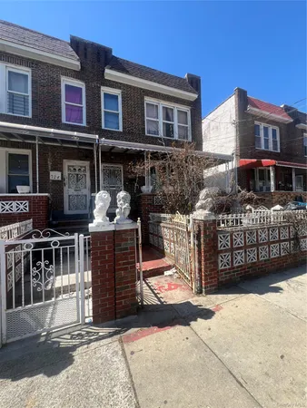 $899,000 | 720 East 53rd Street | Farragut