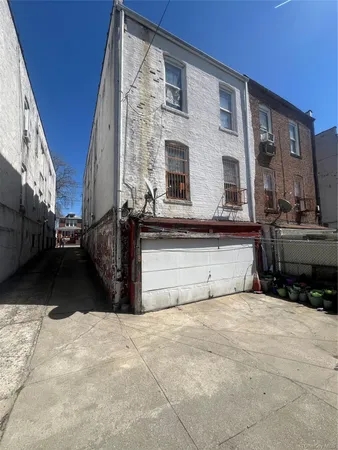 $899,000 | 720 East 53rd Street | Farragut