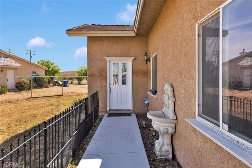 20151 Serrano Road Apple Valley, CA 92307 - Photo 2 of 59 a view of a balcony