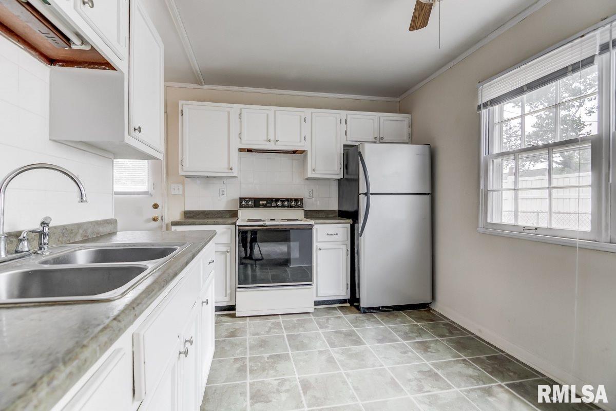 14 Reed Court Springfield, IL 62704 - Photo 6 of 29 Gallery Image 6