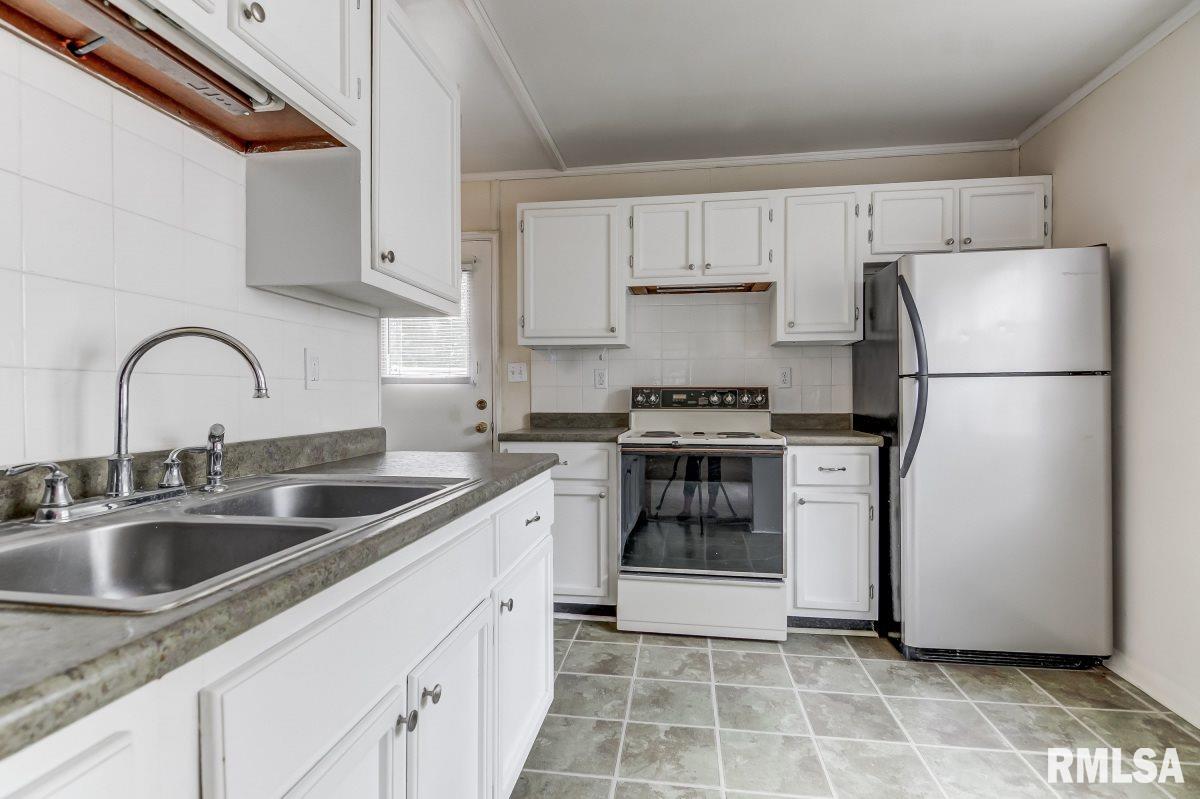 14 Reed Court Springfield, IL 62704 - Photo 7 of 29 Gallery Image 7
