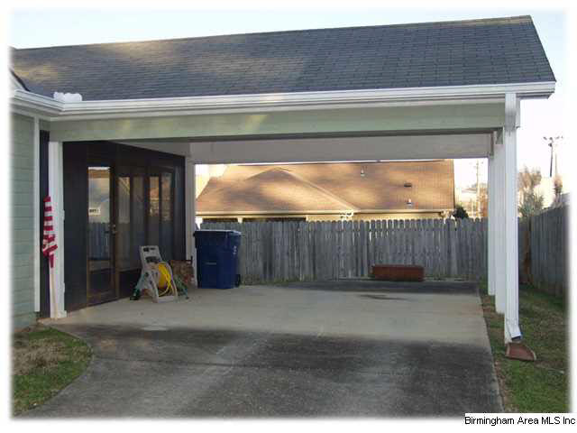 121 Cambridge Pointe Circle Alabaster, AL 35007 - Photo 2 of 22