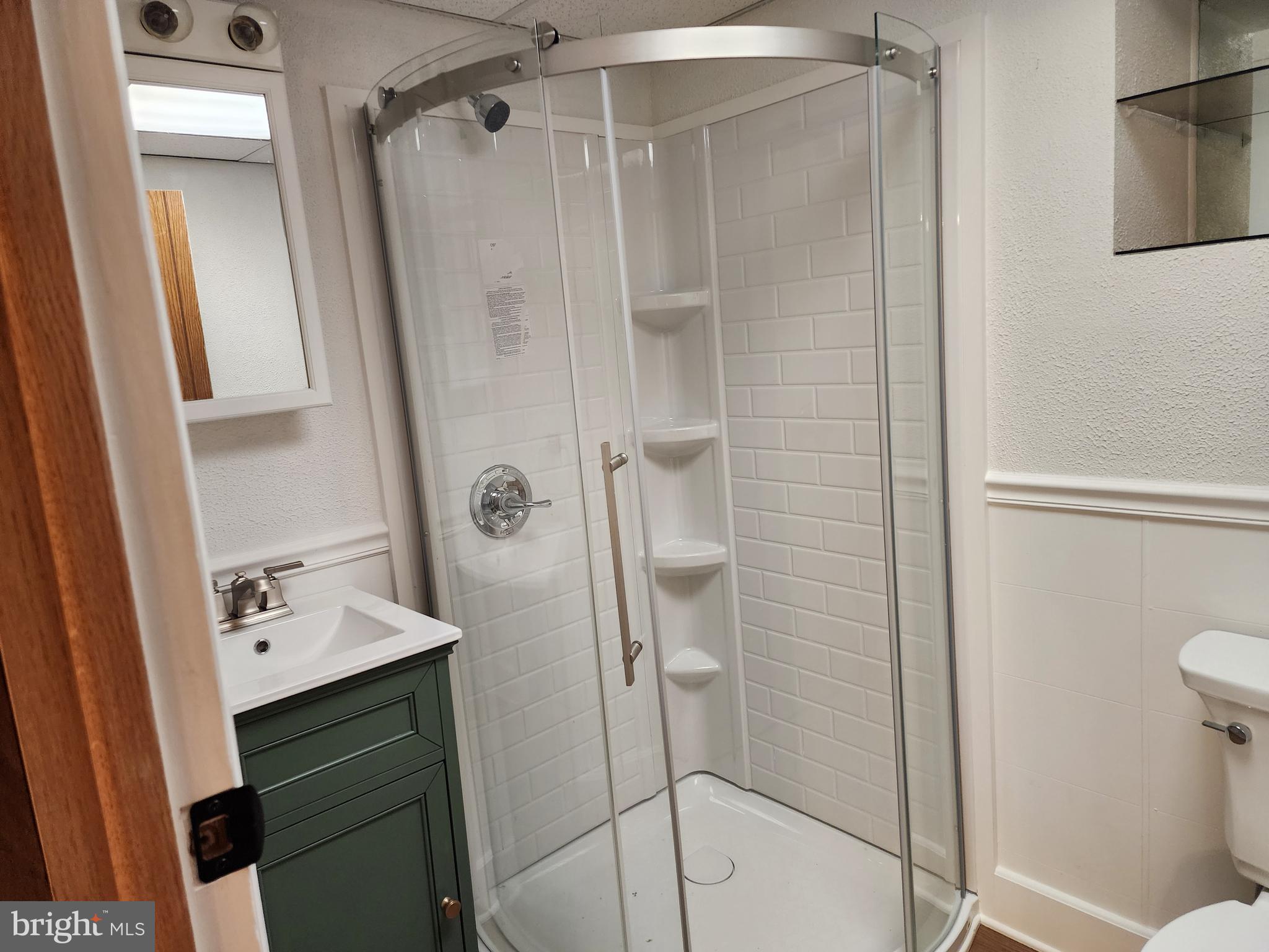 111 South Georgia Street Ridgeley, WV 26753 - Photo 52 of 79 a bathroom with a shower and toilet