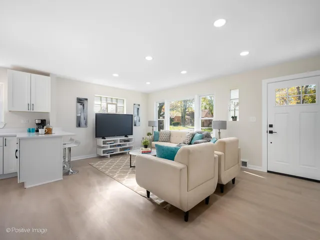 $349,900 | 329 High Ridge Road, Hillside, IL 60162