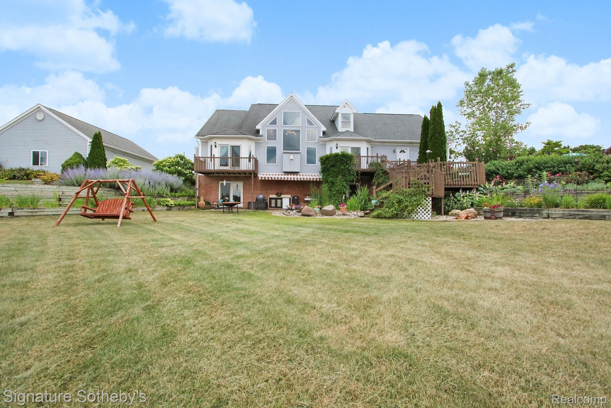 7477 Groveland Road Holly, MI 48442 - Photo 9 of 72 2.jpg