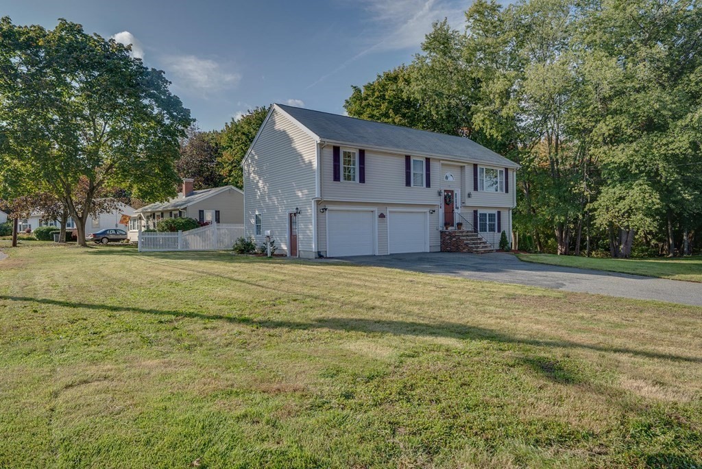 18 Pilgrim Road Woburn, MA 01801 - Photo 2 of 25 Gallery Image 2