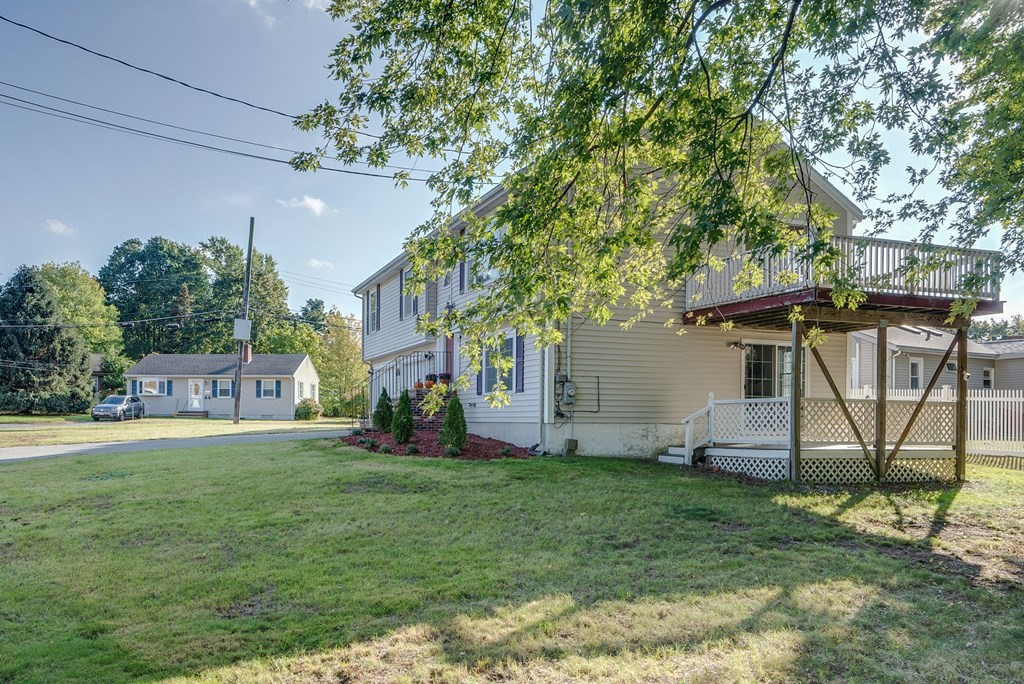 18 Pilgrim Road Woburn, MA 01801 - Photo 4 of 25 Gallery Image 4