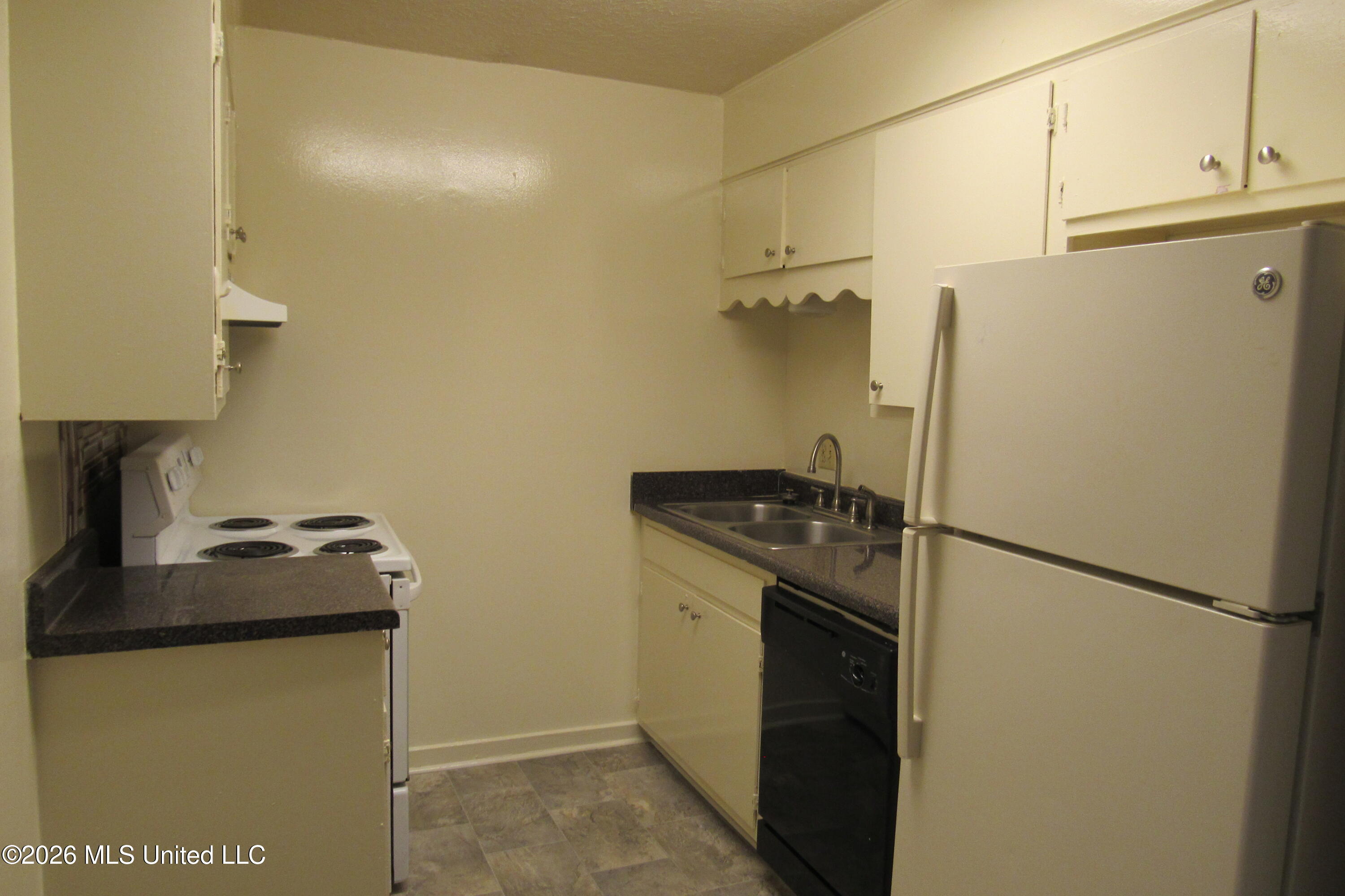 1625 St Mary Street, Unit 7 Jackson, MS 39202 - Photo 7 of 11 42ADBA05-AE7C-4252-B521-19E4F19B12CA