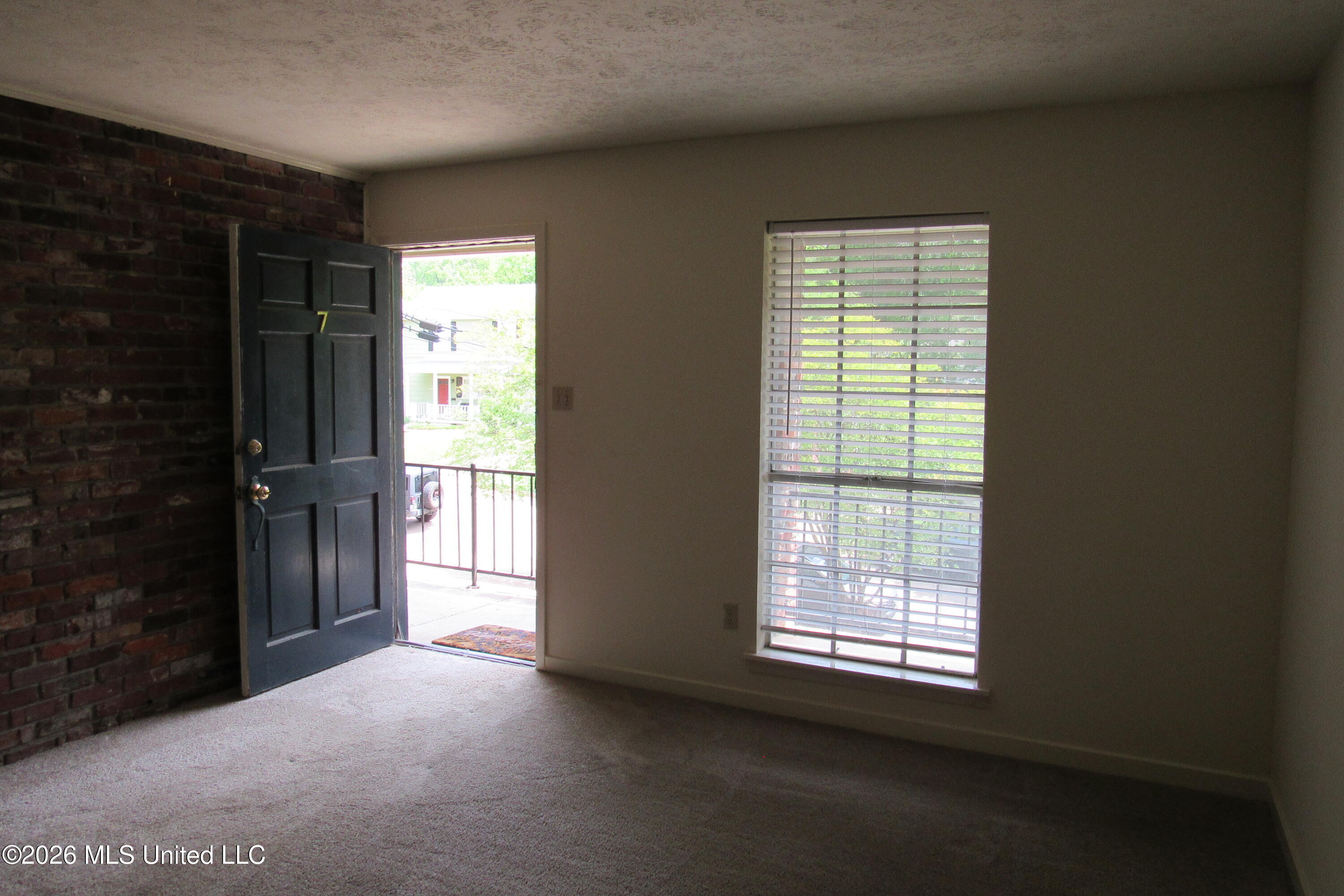 1625 St Mary Street, Unit 7 Jackson, MS 39202 - Photo 9 of 11 28F7907D-35C7-4570-8B2E-F75CC28A18A3