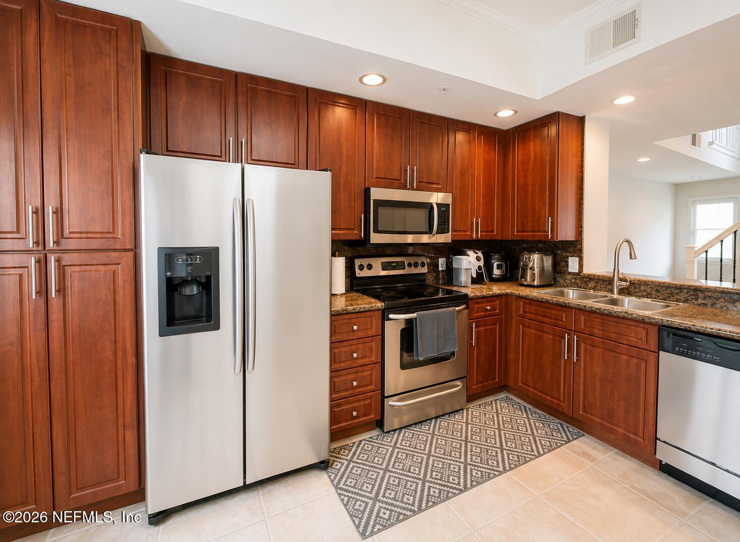 9745 Touchton Road, Unit 1822 Jacksonville, FL 32246 - Photo 3 of 21 Kitchen2