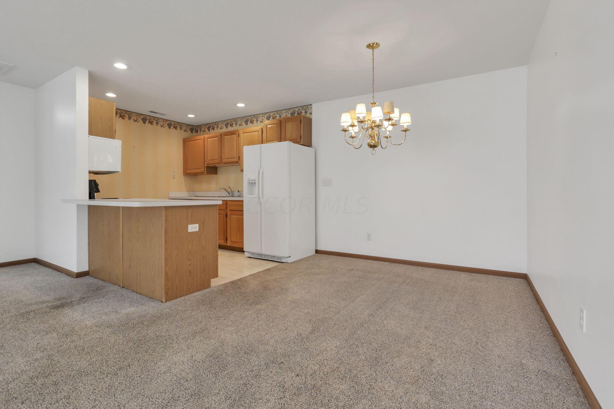 265 Goose Pond Road, Unit B Newark, OH 43055 - Photo 11 of 37 Living room