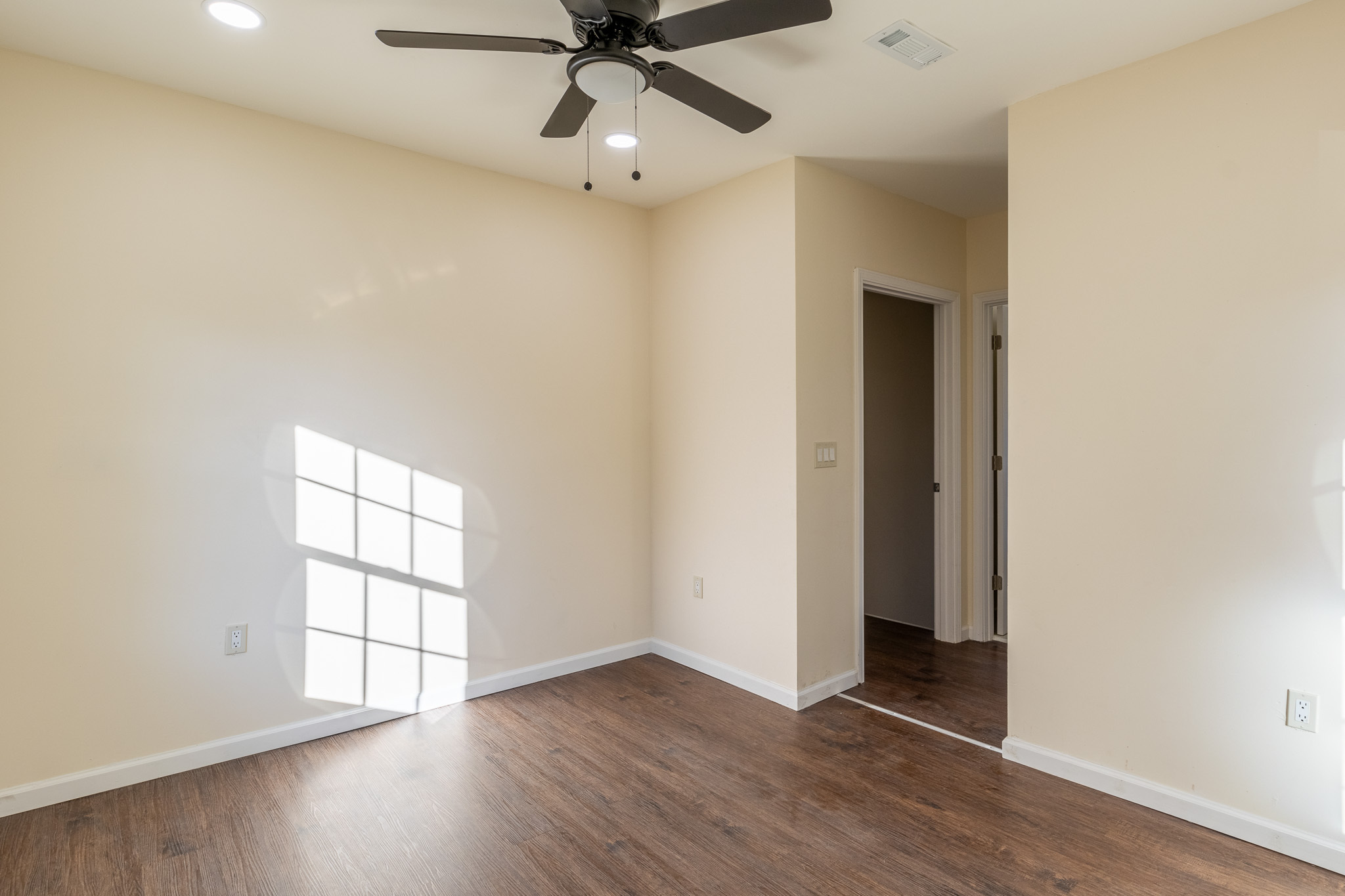 607 East 30th Street Indianapolis, IN 46205 - Photo 23 of 36