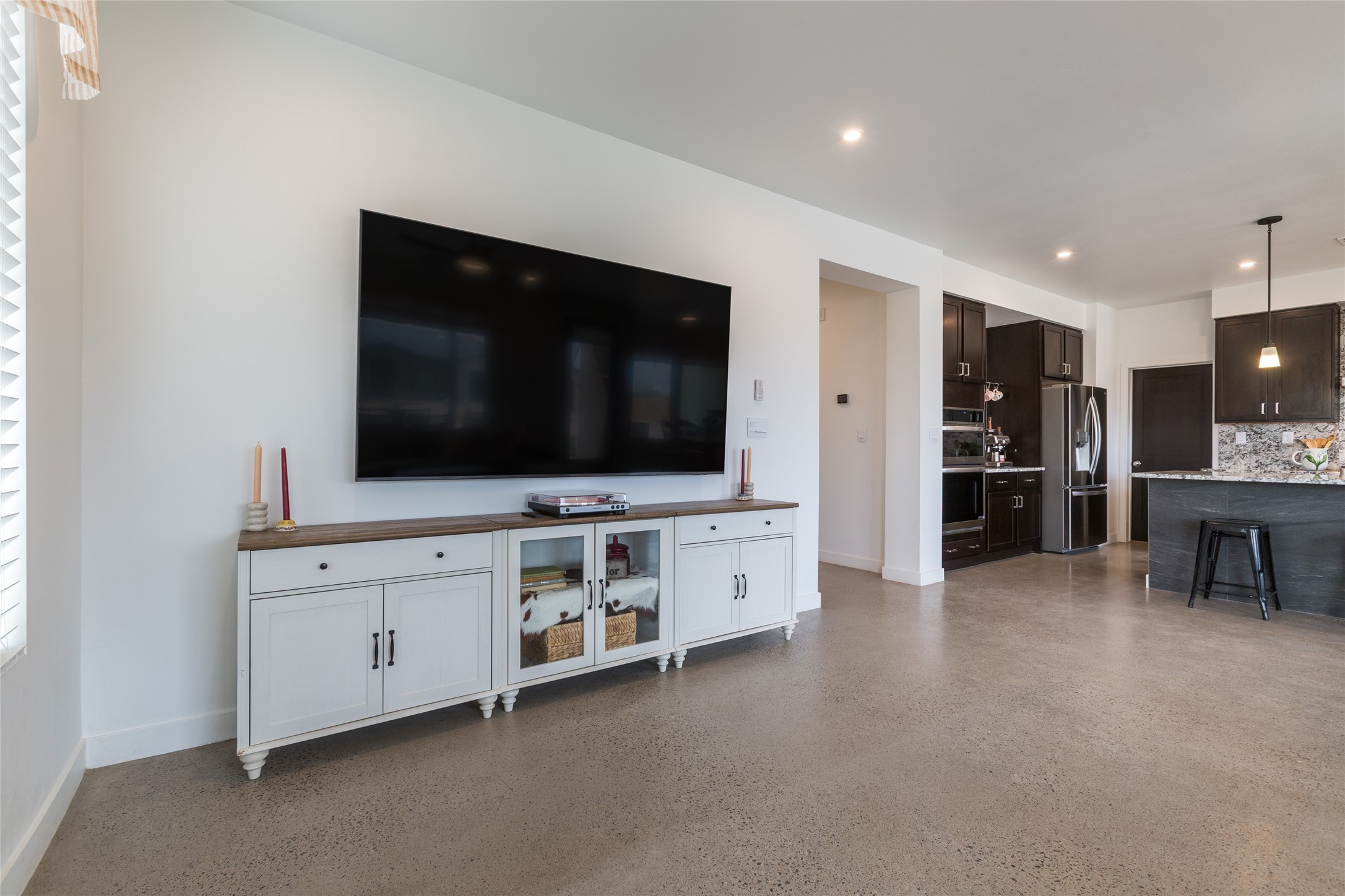 609 2nd Street Northeast Rio Rancho, NM 87124 - Photo 11 of 68
