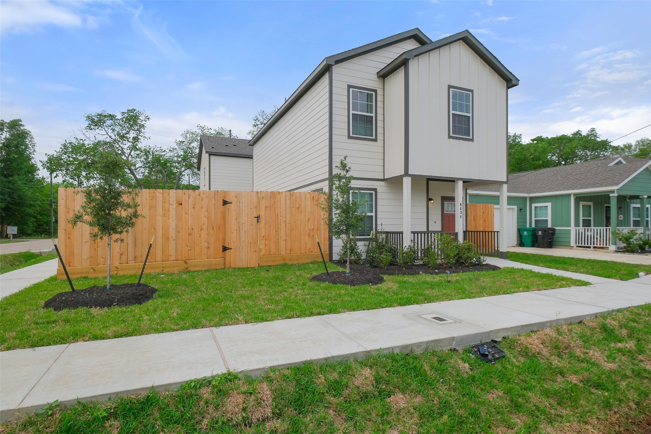 6434 New York Street Houston, TX 77021 - Photo 26 of 26 a view of a back yard of the house