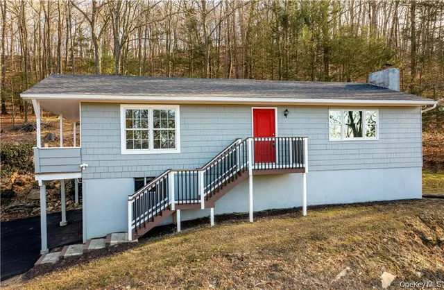 a view of house with a outdoor space