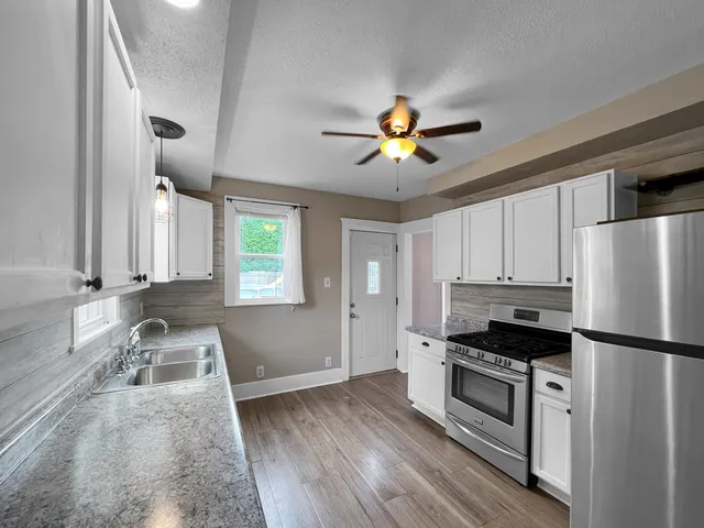 $150,000 | 703 West Cottonwood Street, Freeport, IL 61032