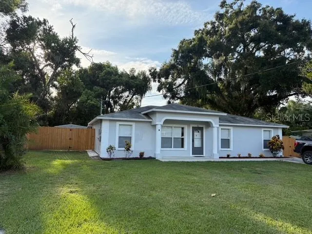 $2,300 | 911 Valmar Street, Brandon, FL 33511