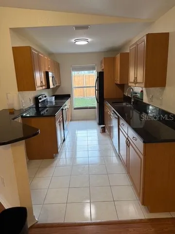 $2,300 | 911 Valmar Street, Brandon, FL 33511