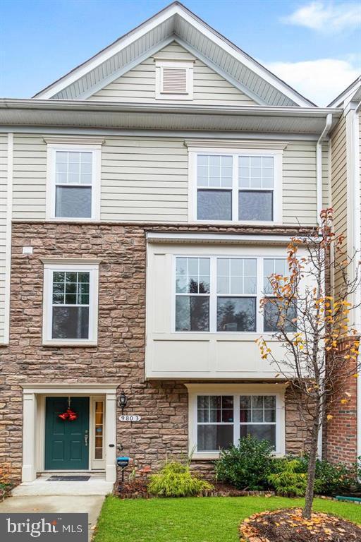9803 Wood Edge Way Lanham, MD 20706 - Photo 1 of 25