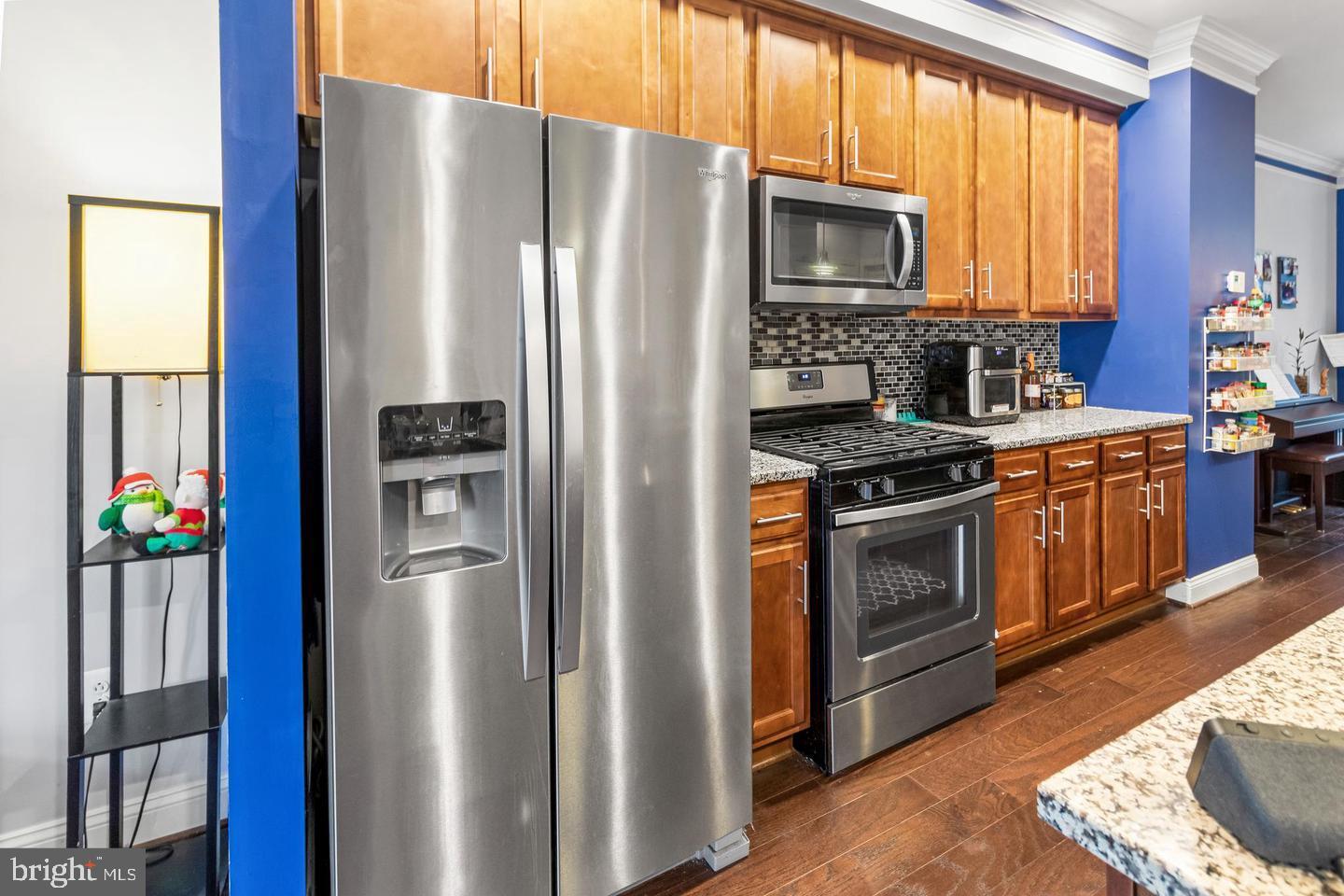 9803 Wood Edge Way Lanham, MD 20706 - Photo 6 of 25