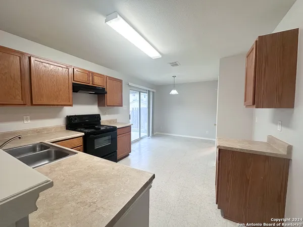 $1,695 | 9714 Ceremony Cove, San Antonio, TX 78239