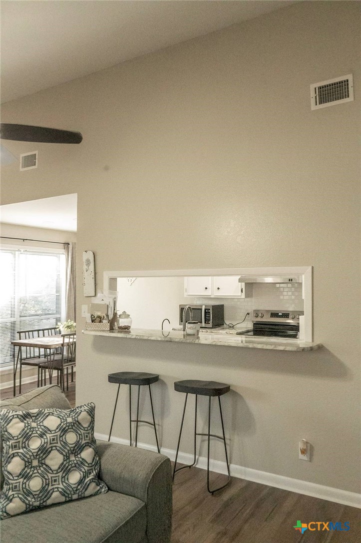 204 Timberlane Drive Victoria, TX 77901 - Photo 7 of 19