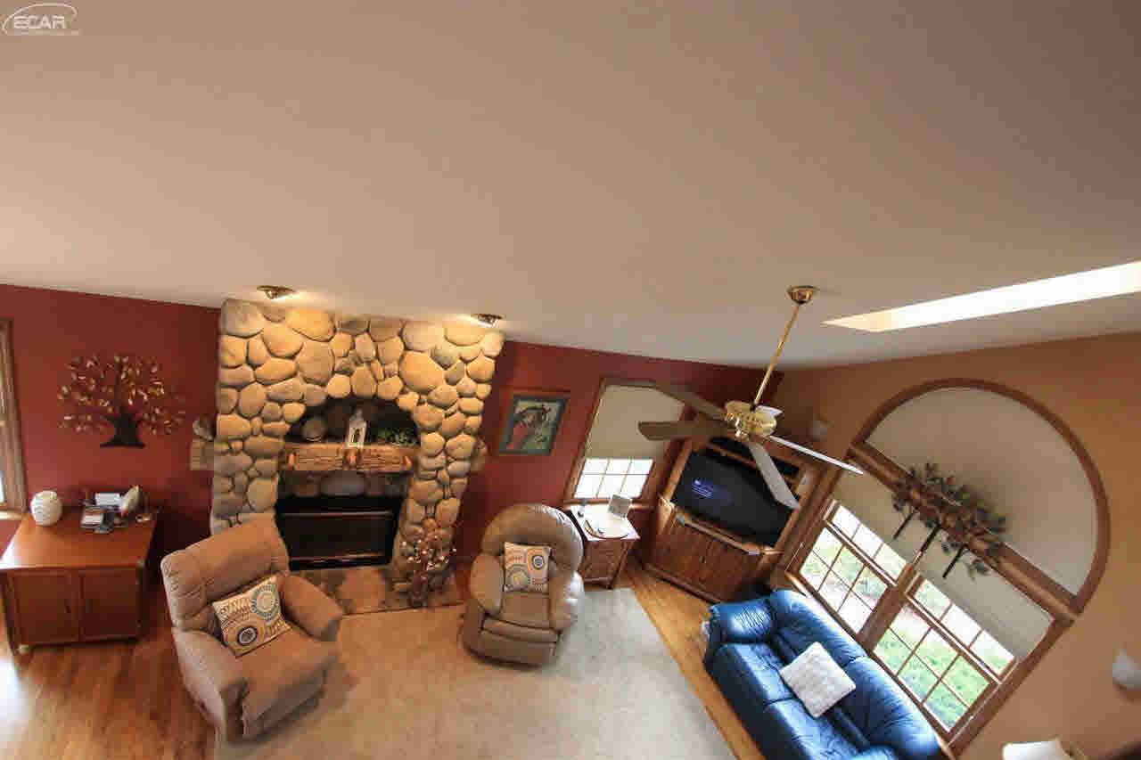 13253 Pierce Road Byron, MI 48418 - Photo 10 of 36 21264431-9.JPG