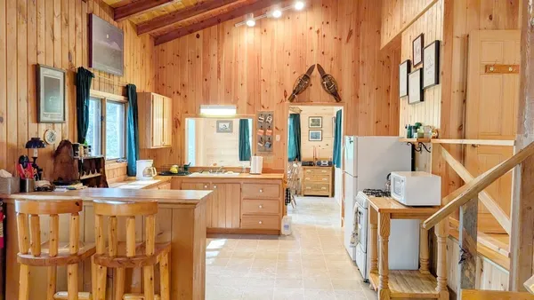 $800,000 | 8884 Raps Road, Cook, MN 55723