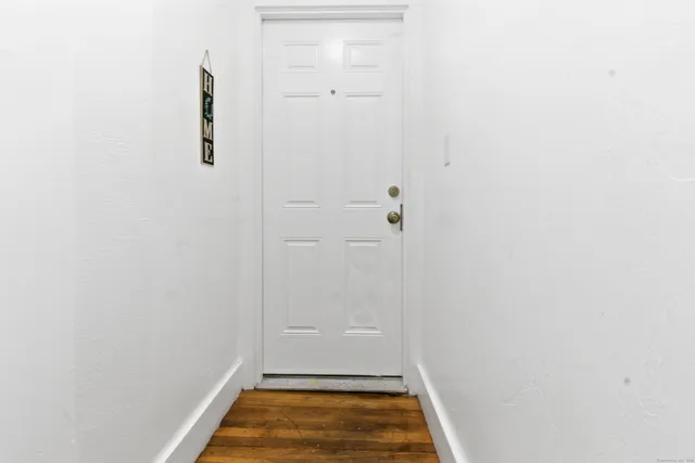 a close up view of a washer and dryer