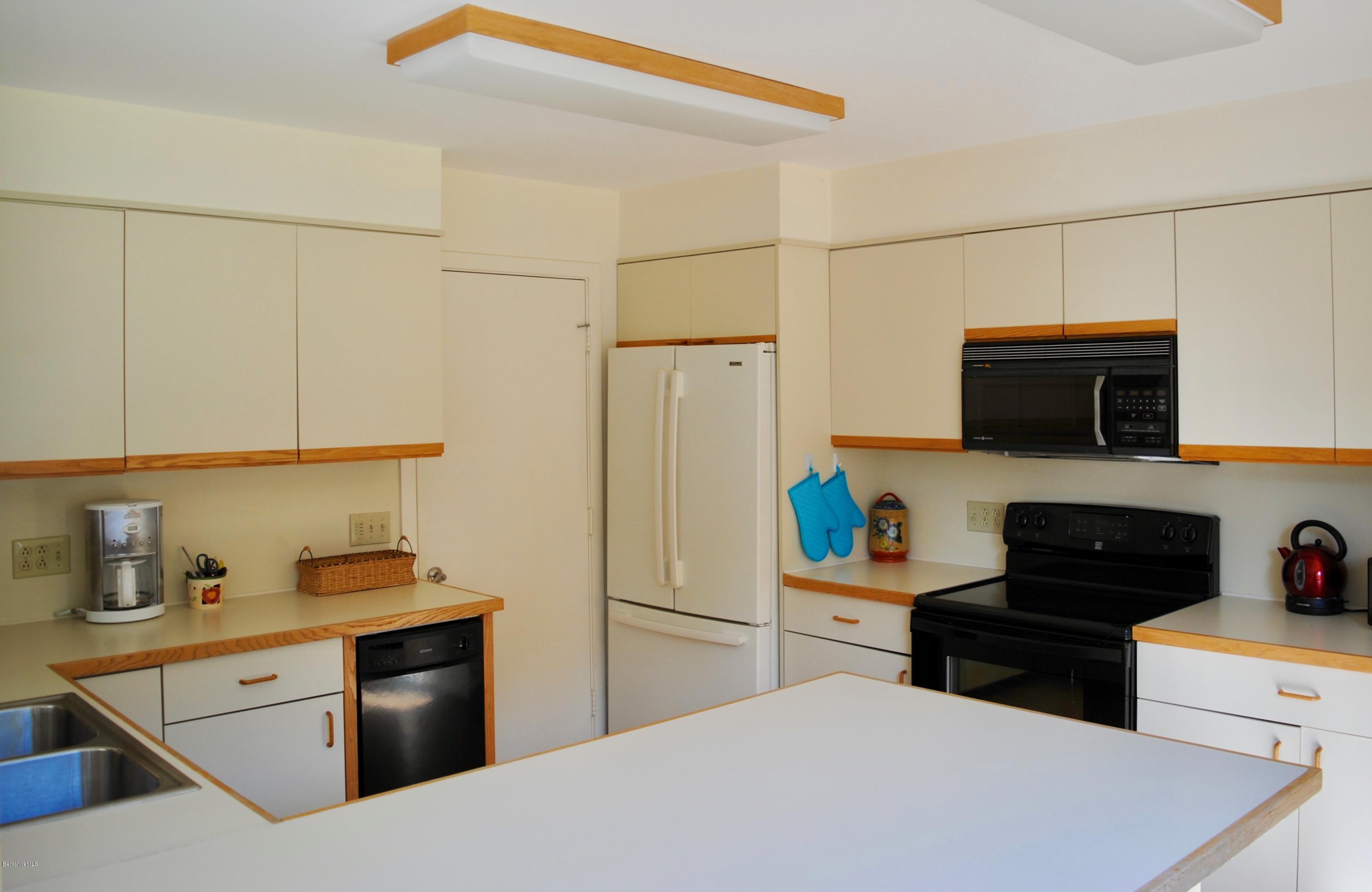 19 Hawthorne Road, Unit 11A Stockbridge, MA 01240 - Photo 15 of 29 Kitchen