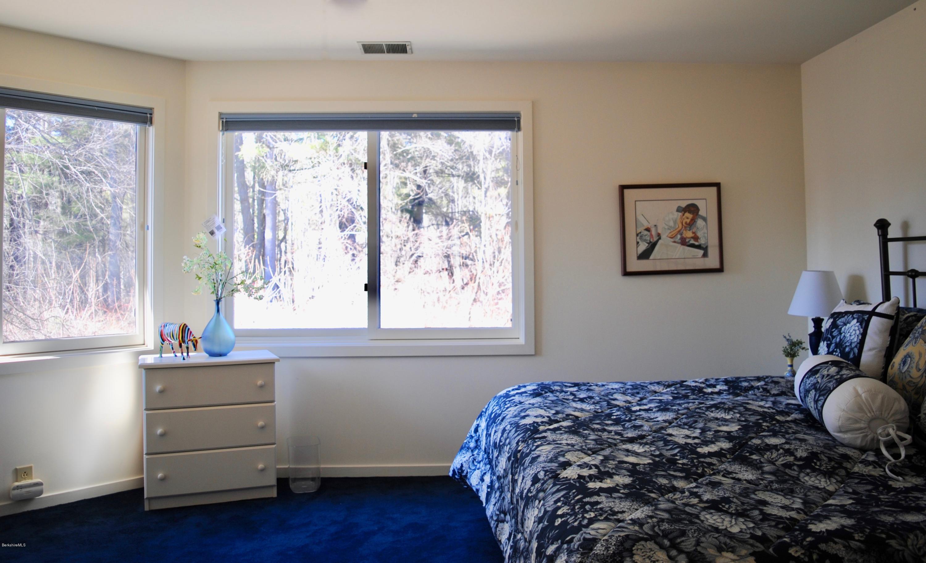 19 Hawthorne Road, Unit 11A Stockbridge, MA 01240 - Photo 19 of 29 Second floor guest bedroom