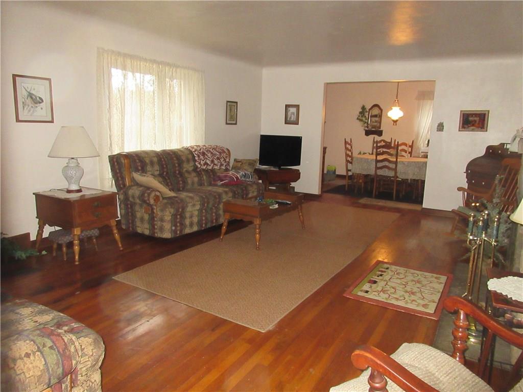 3842 Dickey Road Gibsonia, PA 15044 - Photo 4 of 23 Living Room