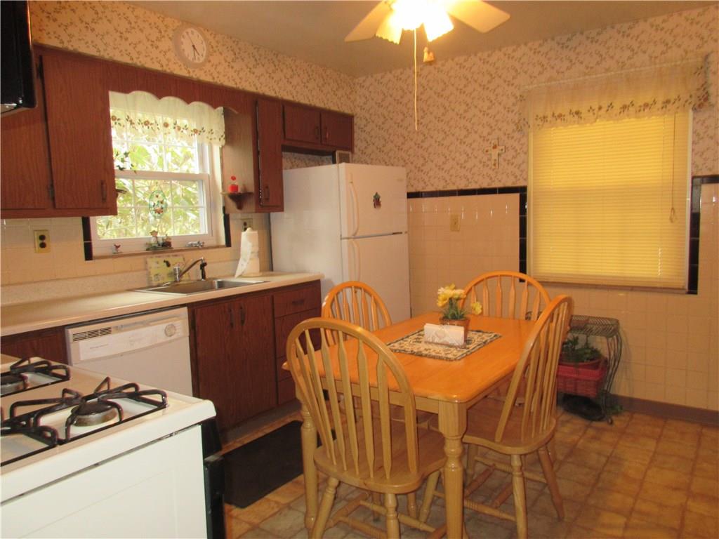 3842 Dickey Road Gibsonia, PA 15044 - Photo 10 of 23 Eat-in kitchen