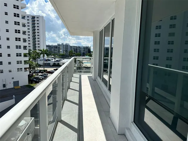 $6,000 | 2751 South Ocean Drive, Unit 508S, Hollywood, FL 33019