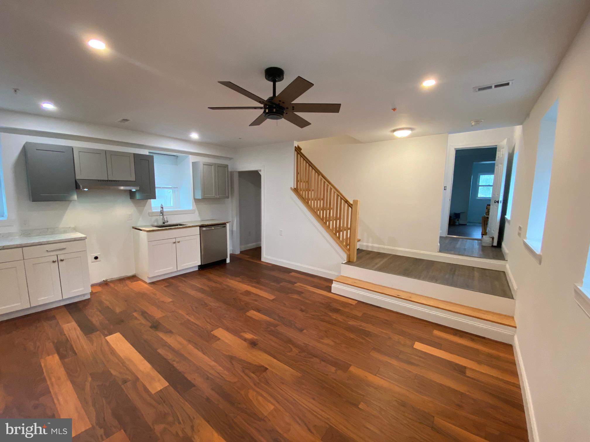 2797 Egypt, Unit 4 Norristown, PA 19403 - Photo 3 of 20 Kitchen / Living Room