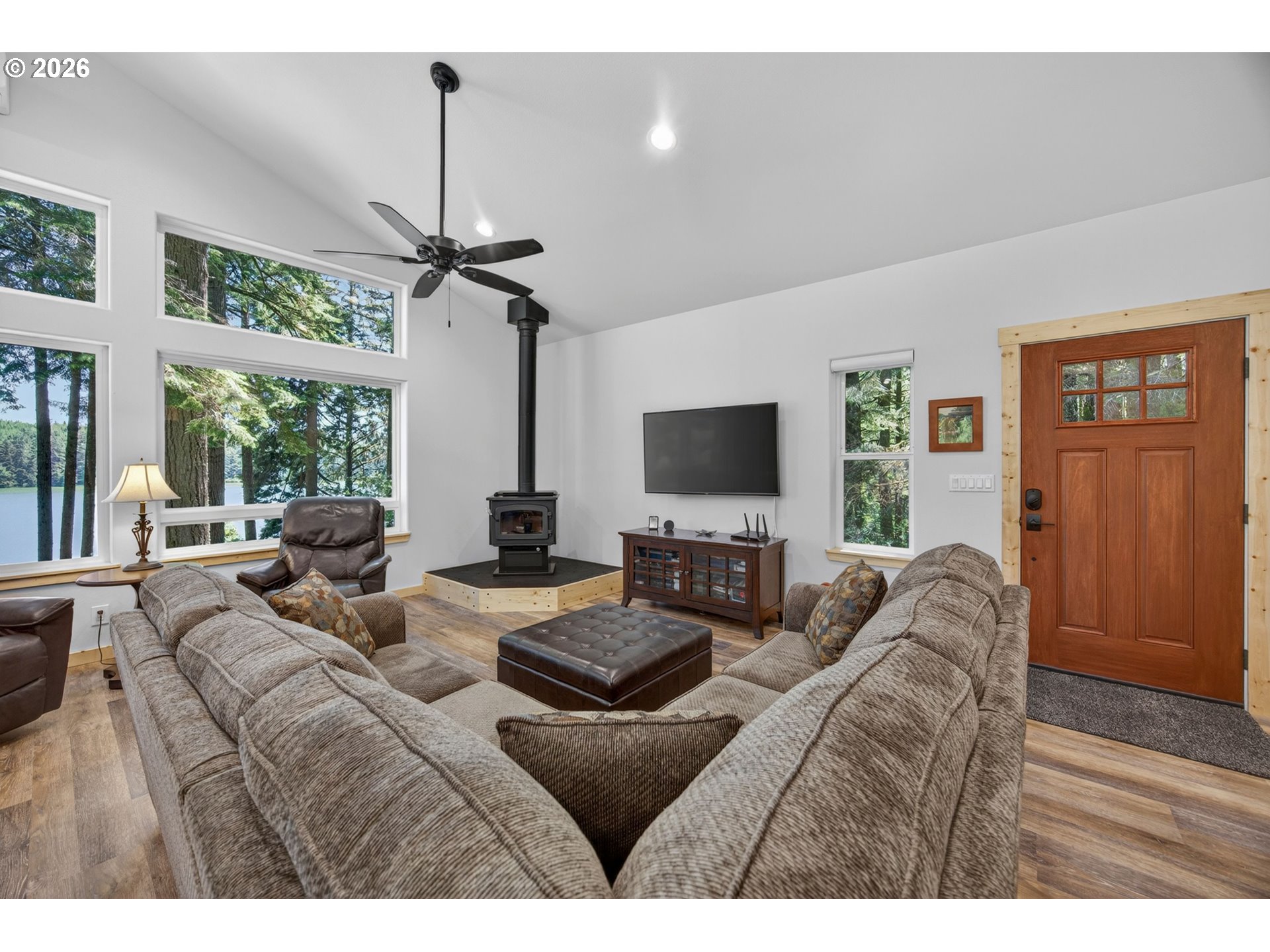 5340 Boy Scout Road Florence, OR 97439 - Photo 4 of 42 Living Room