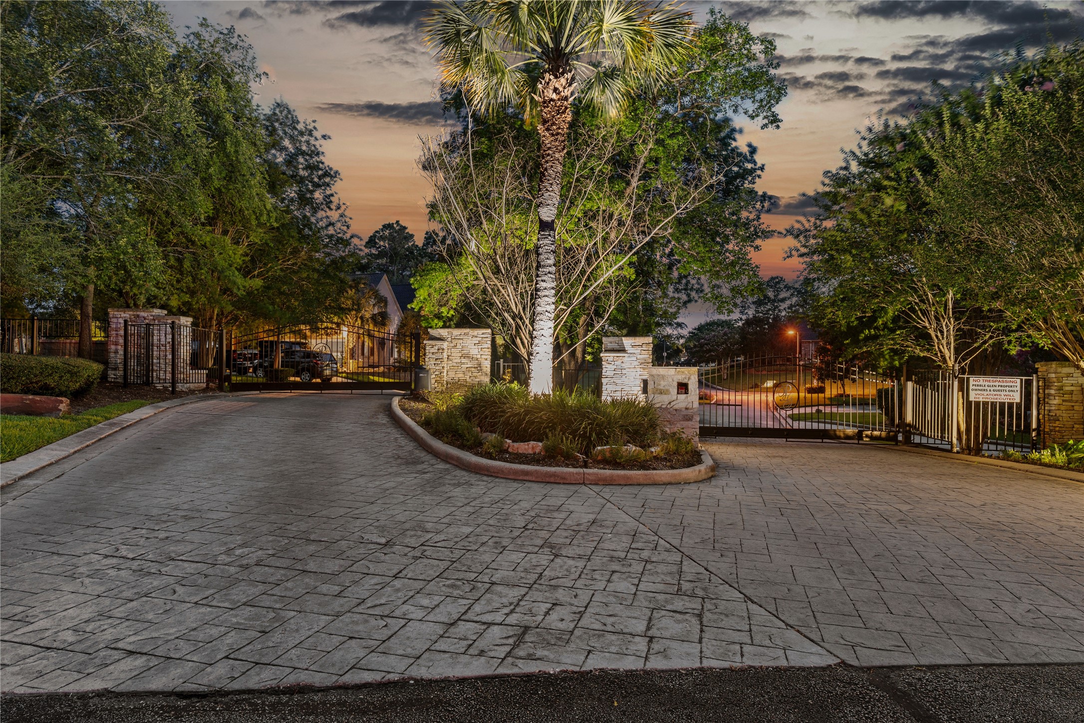 12379 Pebble View Drive Conroe, TX 77304 - Photo 2 of 46 Tucked behind the gates of Pebble Glen quiet and secure.